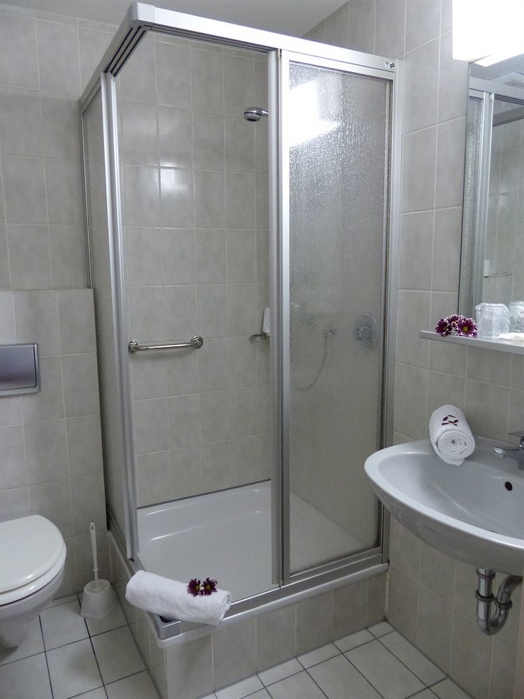 Serways West Motel 3*